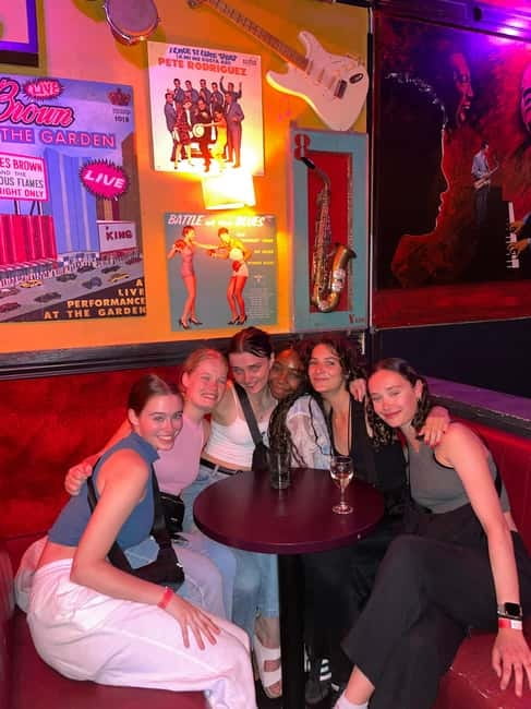 Pub Crawl Paris: Drink, Laugh, Meet the World - What kind of Paris night is this?
