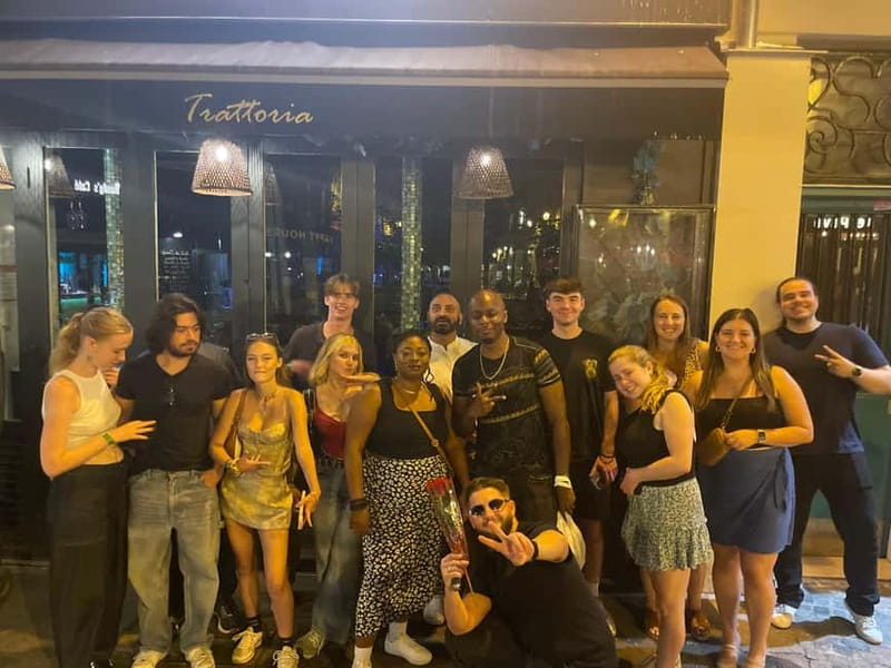 Pub Crawl Paris: Drink, Laugh, Meet the World - Free shots, drink deals, and the real value