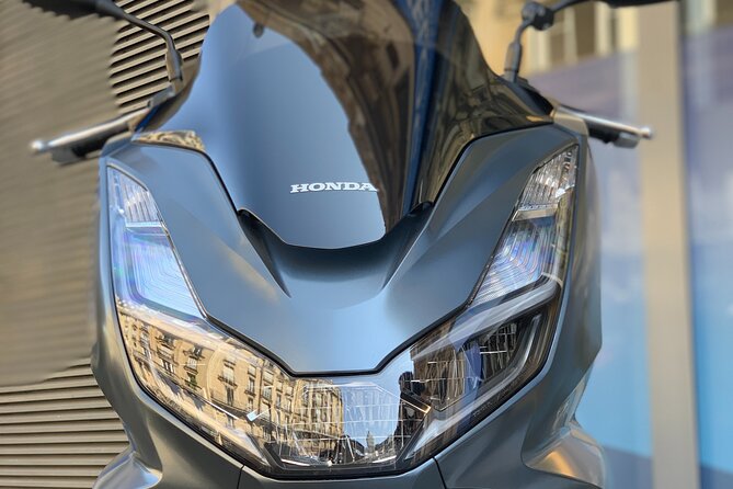 Rental scooter PCX Honda 125cc (B / A1 permit) Paris - What renting a scooter changes in Paris