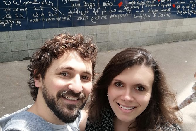Romantic Montmartre: Paris Lost Lovers Exploration Game and Tour - Starting on Boulevard de Clichy with a phone in hand
