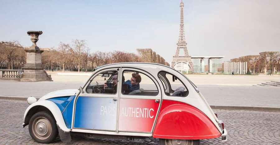 Romantic Paris Vintage Citroën 2CV Tour - Montmartre, Sacré-Cœur, and the Moulin Rouge