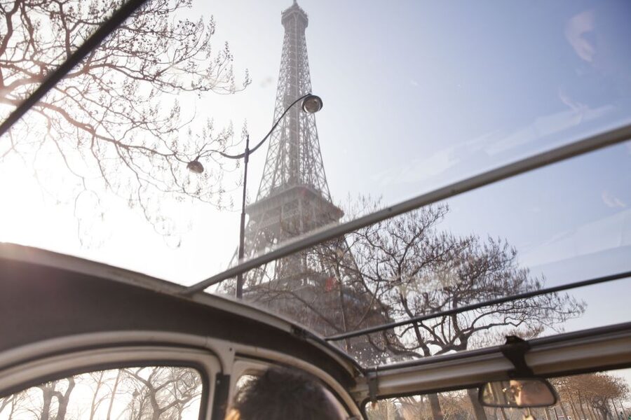 Romantic Paris Vintage Citroën 2CV Tour - What two hours can and cannot do