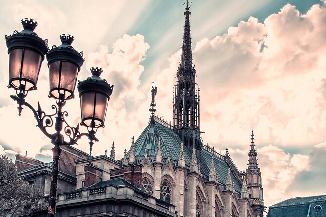 Saint Chapelle Paris Entrance Ticket - The lower chapel is only the beginning
