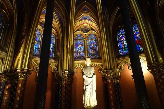 Sainte Chapelle 1h Guided Tour with entrance ticket - Eng / Esp - Reading the stained glass instead of just admiring it