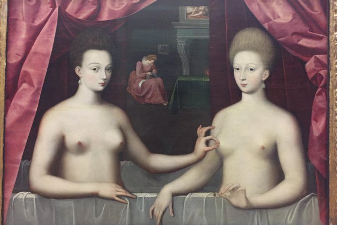 Secrets & Scandals of the Louvre - Limited to 6 Guests - Meeting Louis XIV beneath the Louvre pyramid