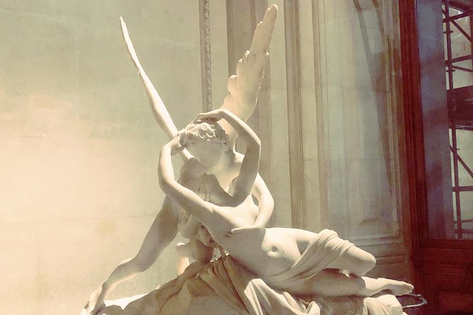 Secrets & Scandals of the Louvre - Limited to 6 Guests - Paying $215.06 for a focused Louvre visit