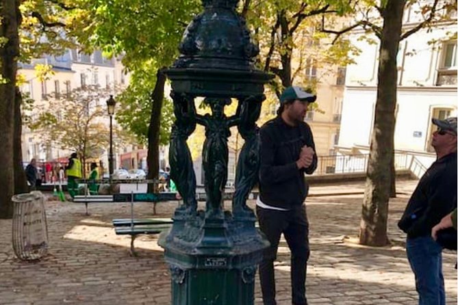 See 15+ Top Sights Paris Tour with Fun Guide, (Walking and Metro Tour) - A fast route from Montmartre to the Louvre