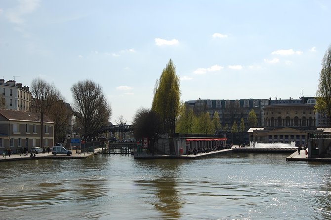 Seine River Cruise and Paris Canals Tour - Locks, footbridges, and lift bridges