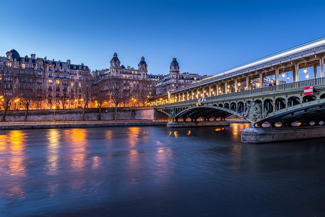 Seine River Cruise & French Crepe Tasting by the Eiffel Tower - The crepe stop at Les Terrasses du Trocadéro