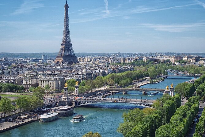 Seine River Cruise with Commentary 1 Hour - Is $20.39 a fair price?