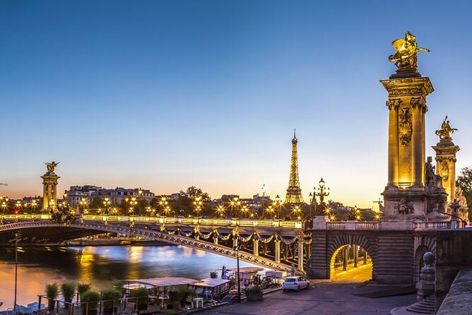 Seine River Dinner Cruise with Live Singer by VIP Yacht de Paris - The Seine itinerary, from the Eiffel Tower to the Cité de la Mode