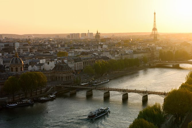 Seine River Guided Cruise by Vedettes de Paris - From the Eiffel Tower to Pont Alexandre III