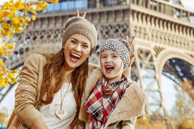 Seine River Guided Cruise with Kids by Vedettes de Paris - Seeing Paris from a low, easy seat