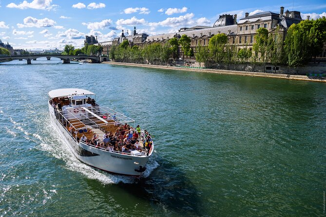 Seine River Guided Cruise with Kids by Vedettes de Paris - Snacks, drinks, and the onboard bar