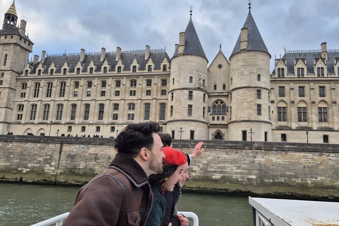 Seine River Sightseeing Guided Cruise by Vedettes du Pont Neuf - Notre-Dame and the Île de la Cité