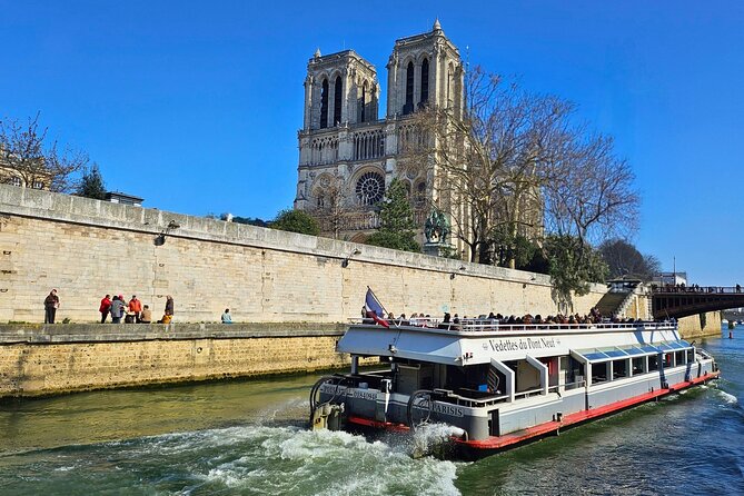 Seine River Sightseeing Guided Cruise by Vedettes du Pont Neuf - Bridges, riverbanks, and the real rhythm of Paris