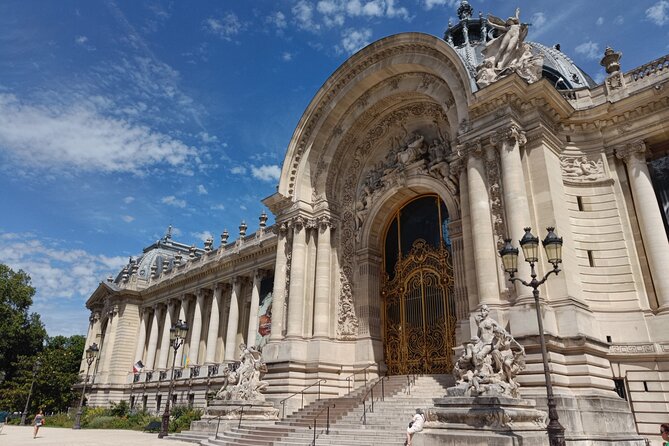 Sightseeing tour of most iconic parisian monuments (rickshaw) - Place de la Concorde and the presidential gardens