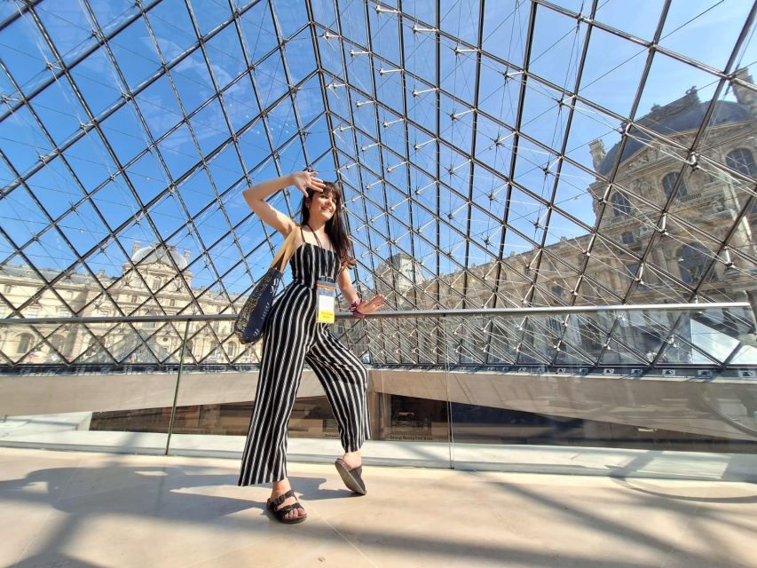 Skip-the-Line Louvre Museum Tour with Artist - A two-hour route that stays personal