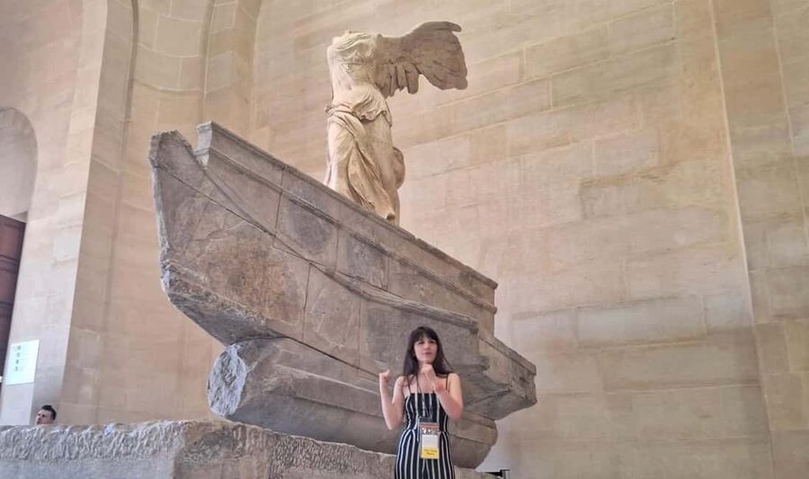Skip-the-Line Louvre Museum Tour with Artist - What the $246 price really buys