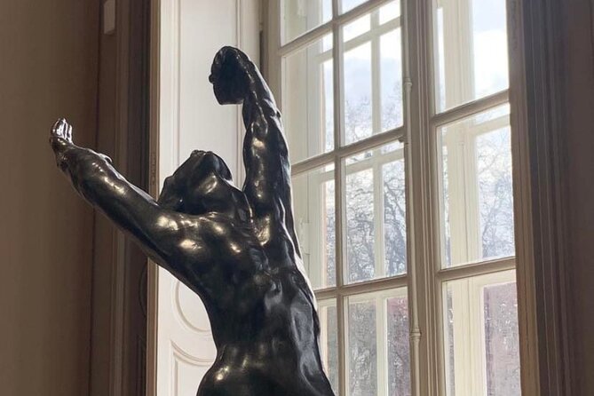 Skip-the-line Rodin Museum Tour with Artist - Entering the Rococo mansion