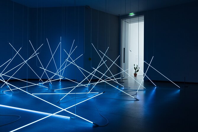 Skip-the-line Ticket Premium Access to Fondation Louis Vuitton - Exploring the current exhibitions