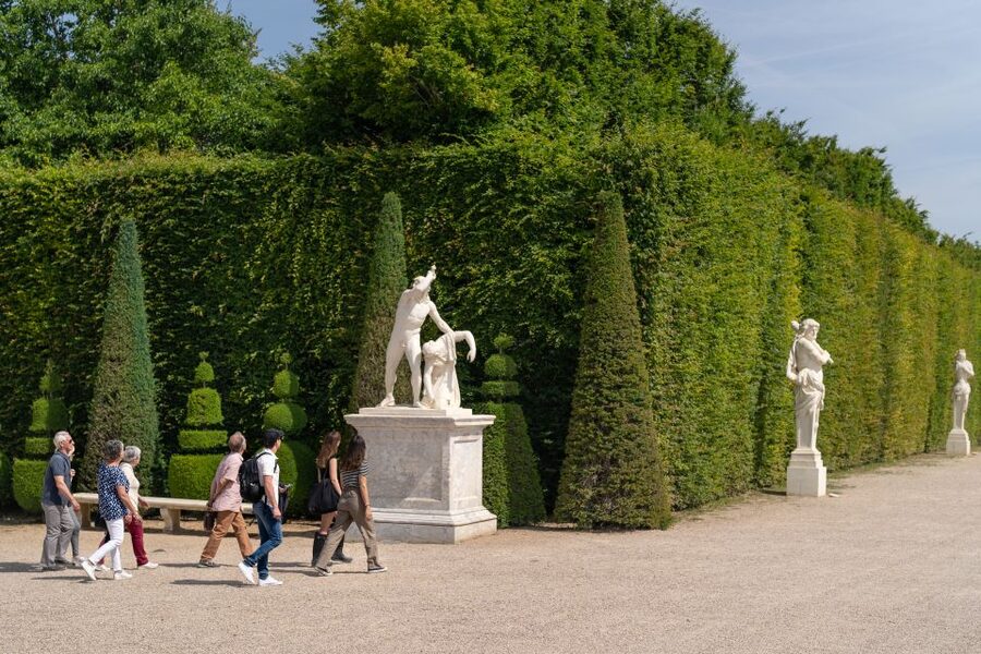 Skip-the-Line Versailles Palace Tour by Train from Paris - Entering the Palace with a reserved time