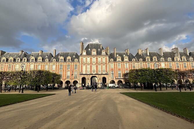 Small Group Marais/Place des Vosges Walking Tour -10 people max - The Wall of Philip II Augustus