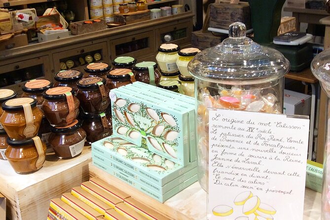 Small Group Tour - Paris Sweet Tooth Stroll - What makes the guides important