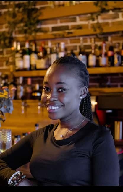 Solo travelers Meetup:A cultural stroll,Drinks & socializing - The first drinks and the icebreakers