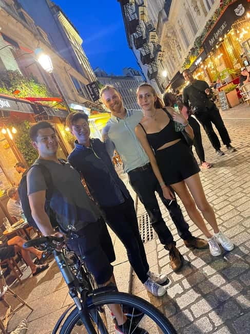 Solo travelers Meetup:A cultural stroll,Drinks & socializing - Practical details that can make the night smoother
