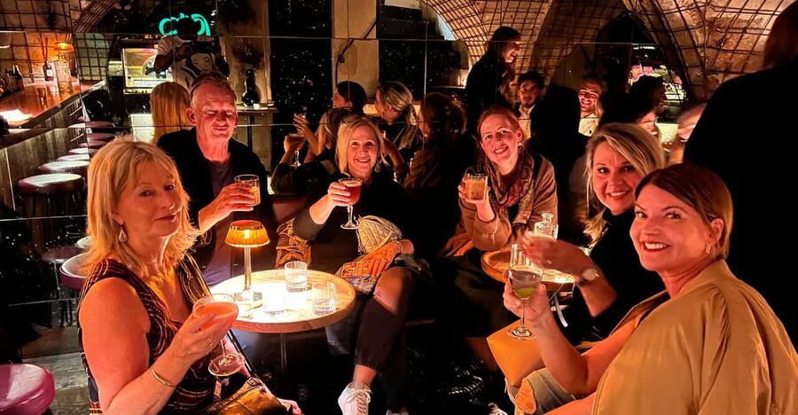 Speakeasy, Explore hidden bars in Paris - The 10-minute walk to the first bar