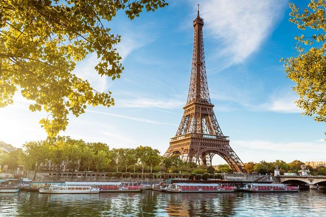 Sunset Picnic with View of Eiffel Tower and Live Music - Key points at a glance