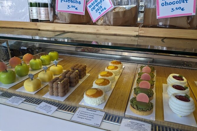 Sweet walking food tour in Paris with local guide - Starting in Odéon with a Paris pastry plan