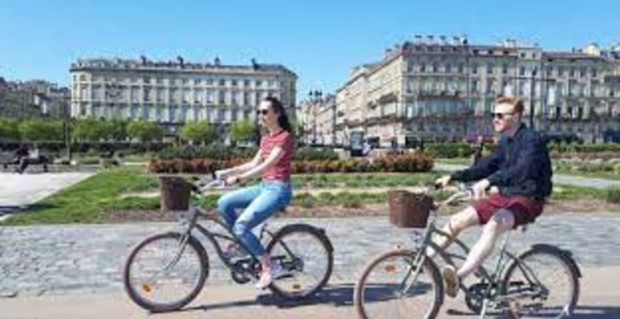 The Best of Paris by Bike with a Local - The guide makes the difference
