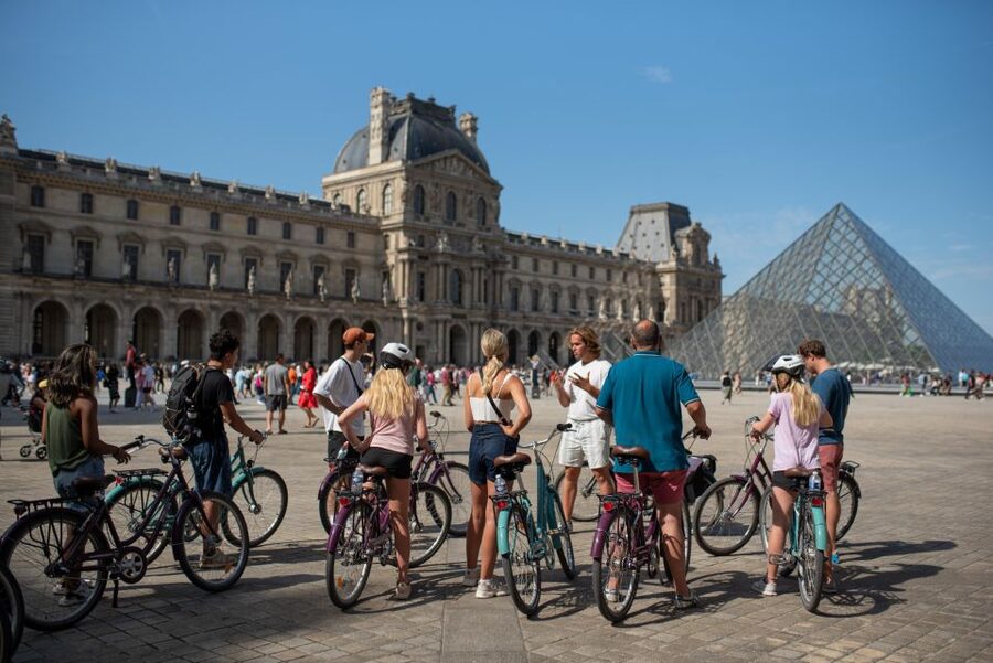 The Best of Paris: Small Group Bike Tour like a Local - Why a bike is a smart way to meet Paris