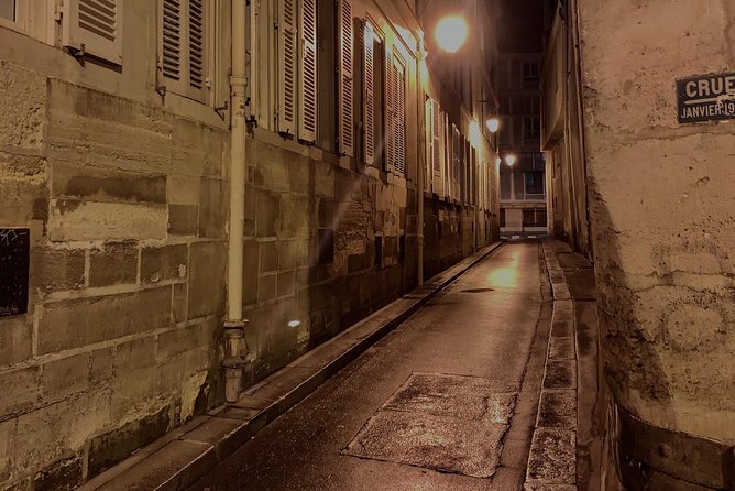 The Darkest Secrets of Paris - Pont-Neuf: secret societies and execution