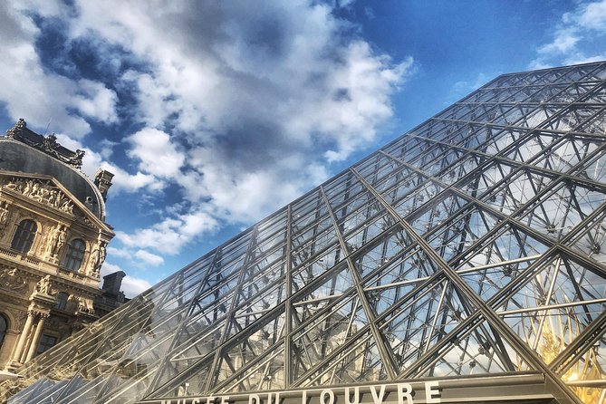 The Essential Louvre Masterpieces Tour - Limited to Six Guests - Winged Victory and an original Louvre room