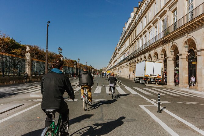 The Paris Monuments Tour - Les Invalides and the Alexandre III Bridge