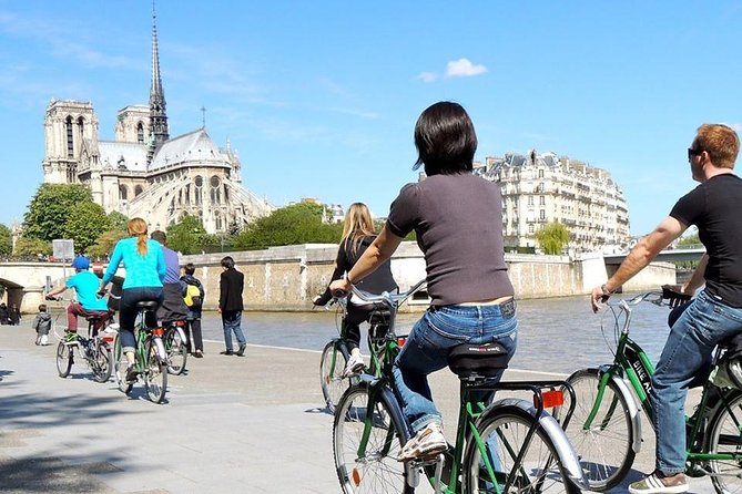 The Paris Monuments Tour - Rue Cler and the Eiffel Tower