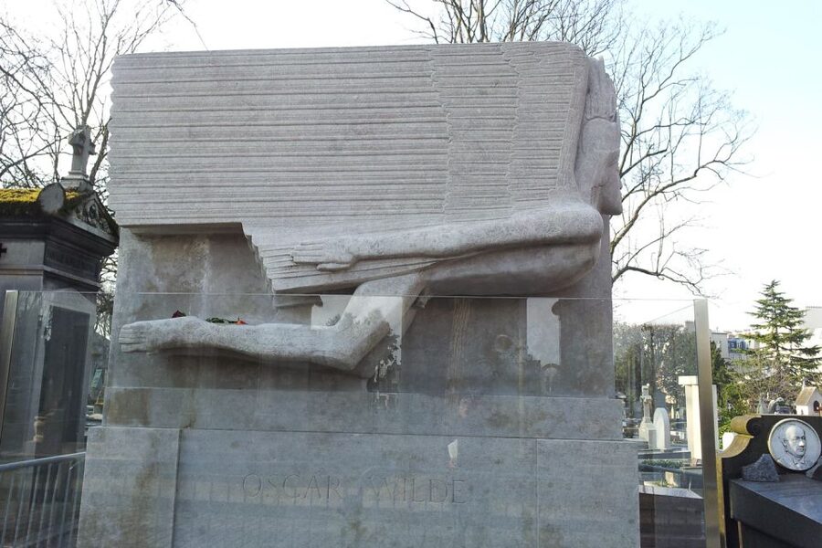The Père Lachaise Cemetery: Guided 2-Hour Small-Group Tour - A route shaped by your interests