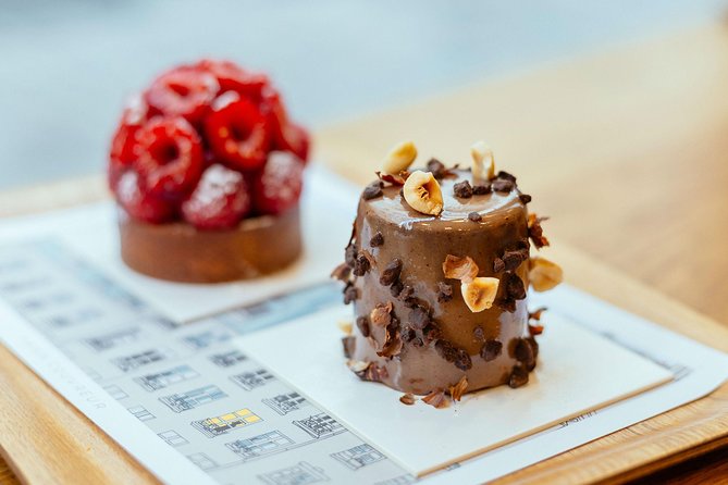 The Sweet Pastry With Locals PRIVATE Tour of Paris in Le Marais District - Place des Vosges: the prettiest pause in the route