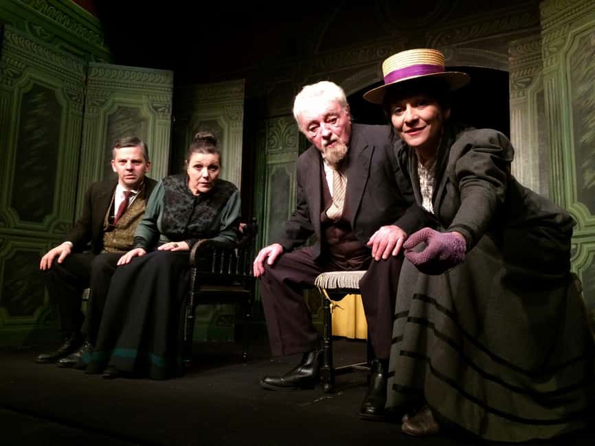 Theatre in Paris: The Bald Soprano (La cantatrice chauve) - What the early responses tell you about the experience