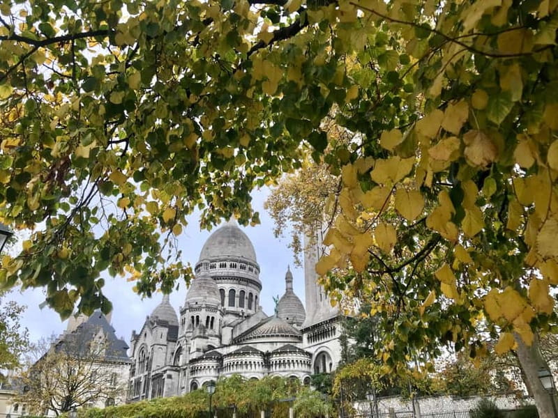 Tour in Italian of the Montmartre district with local guide - Who should book this walk