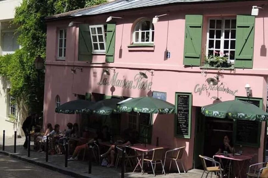 Tour in Italian of the Montmartre district with local guide - From Abbesses to the Wall of Love