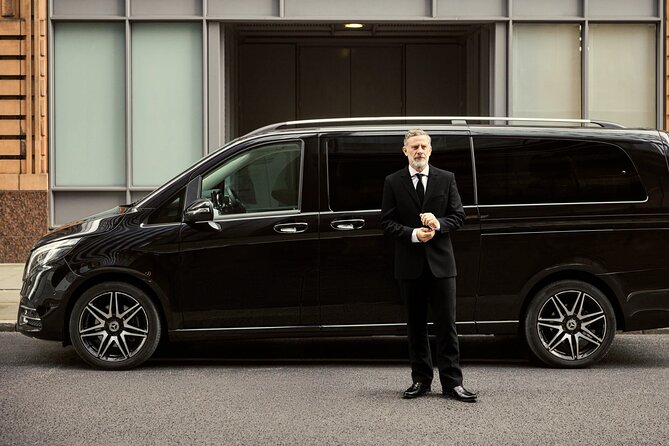 Transfers between Paris, CDG, Orly, Disneyland & Versaille by van - What happens before your driver arrives