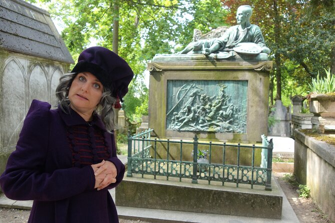 Unusual 2-hour guided tour of the Père Lachaise cemetery - Famous graves, from Chopin to Jim Morrison