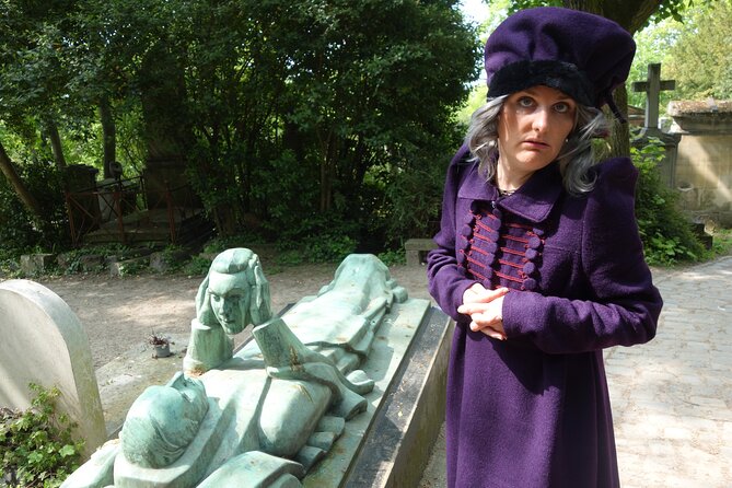 Unusual 2-hour guided tour of the Père Lachaise cemetery - Meeting the Great Sibyl at 56 Rue des Rondeaux