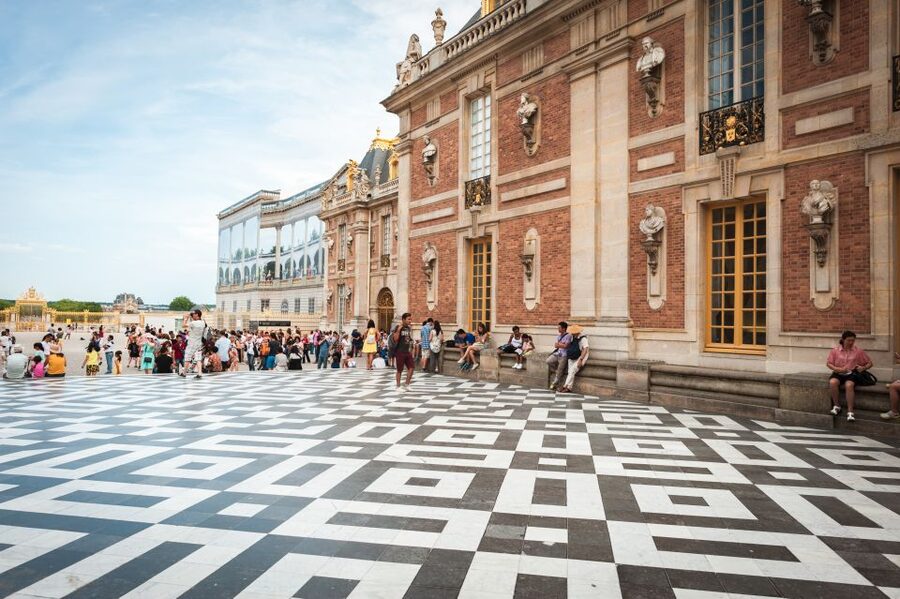 Versailles Bike Tour with Palace & Queen Farm Entrance - Why a bicycle changes Versailles