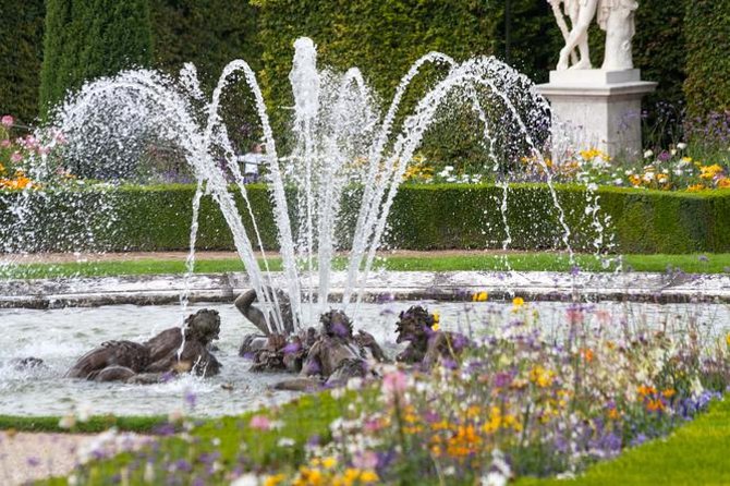 Versailles Château and Gardens Walking Tour from Paris by Train - The morning begins with an easy train plan