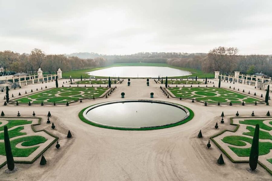Versailles: Entry ticket & Private Apartments VIP Tour - The 90-minute guided visit